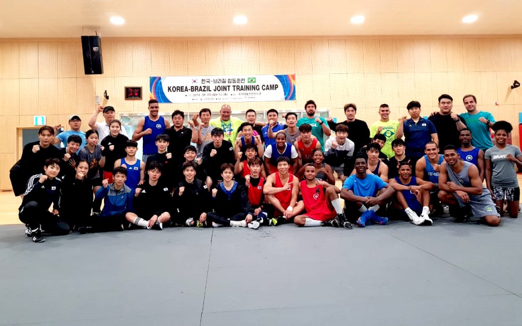 Brasileiros treinam forte na Coreia do Sul
